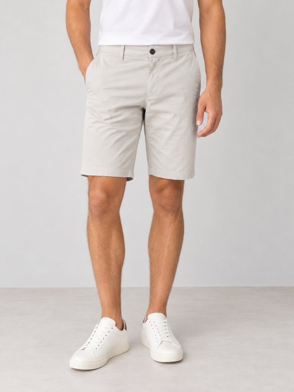 NWOT Club Monaco Light Gray Flat Front Shorts – Size 32